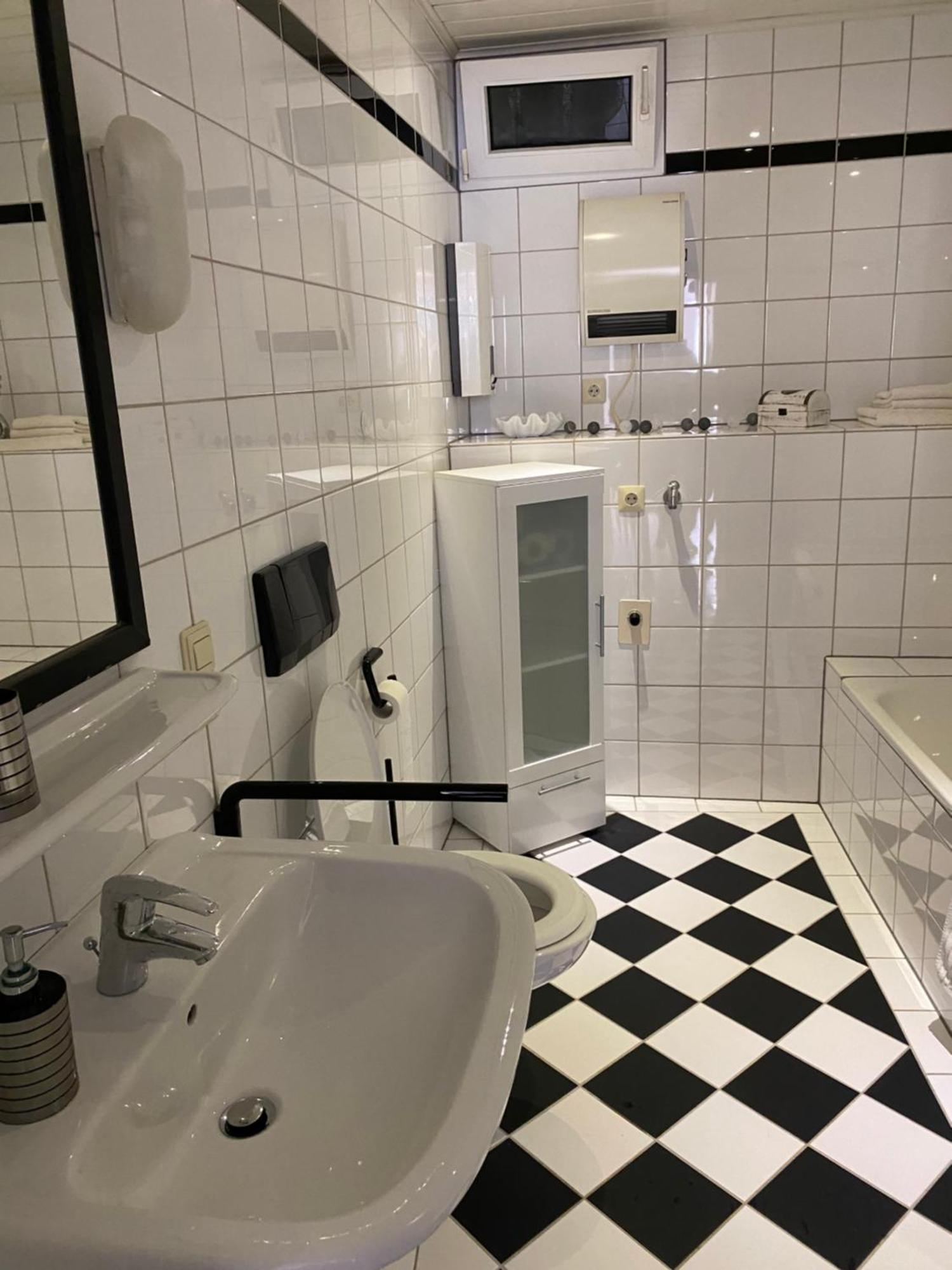 Apartment Zentral An Der Moselpromenade Zell